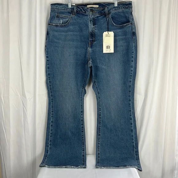 Levi’s Premium NWT 70’s High Flare Jean Size 20W - Picture 1 of 10